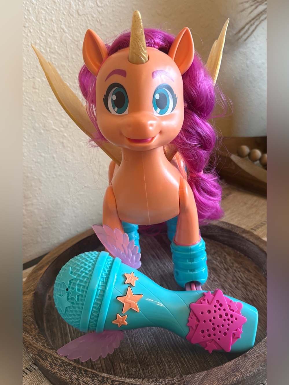 MLP My Little Pony Sunny Starscout Sing and Skate interactive toy